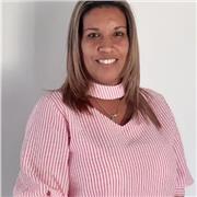 Profesora con más de 10 años de experiencia impartiendo Historia, Filosofía, Teología y literatura a todos los niveles educativos.